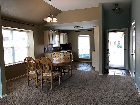 5th image of 21865 Pioneer Cir