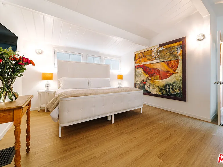 936 Palisades Beach Rd — Photo 11