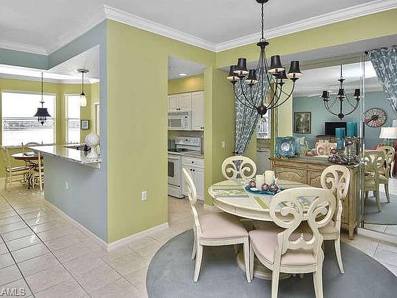 3rd image of 10361 Butterfly Palm Dr APT 733