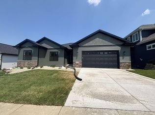 9622 Grey Kestrel Dr, Verona, WI 53593