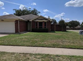 7336 Royal Oak Dr, Benbrook, TX 76126