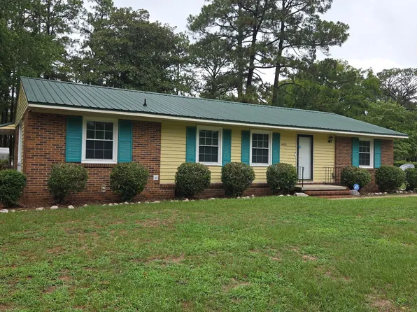 4202 Coventry Rd, Fayetteville, NC 28304