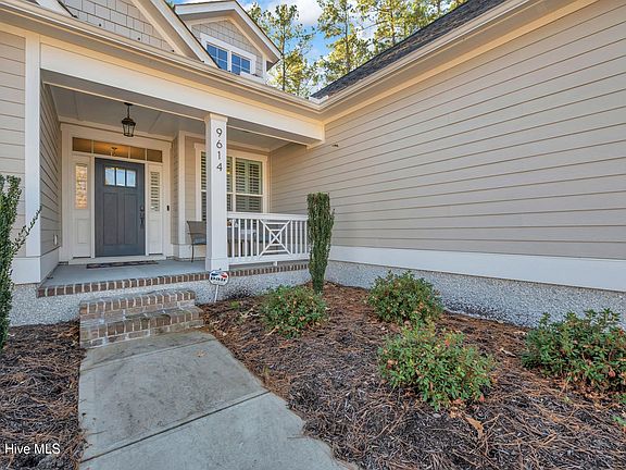 5th image of 9614 Hidden Plum Road NE