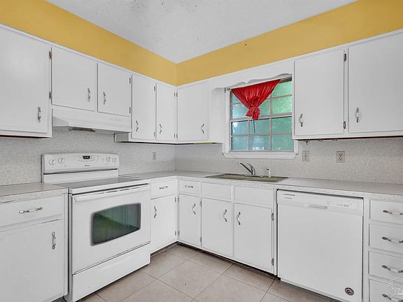 5th image of 12880 Hartung St