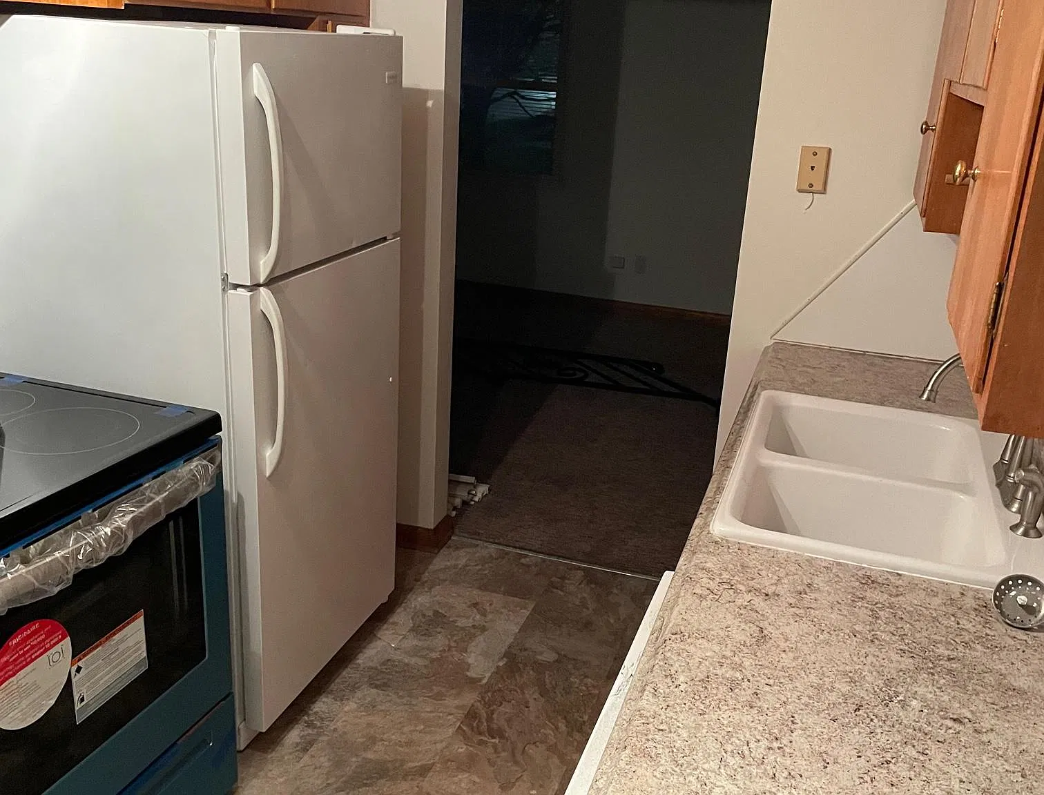 2 bed, 900 sqft, $975 — Photo 2