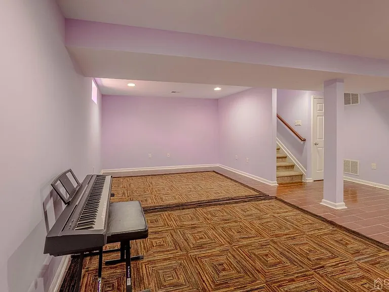 2474 N Canterbury Ln — Photo 40