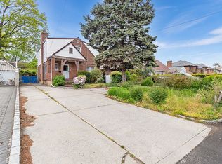 254 149th St, Flushing, NY 11357