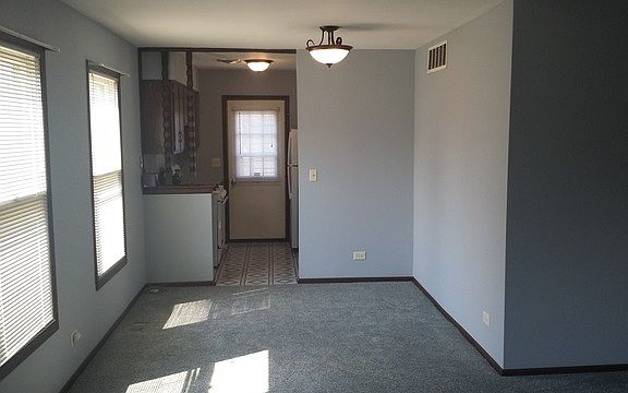3rd image of 347 Meadow Ct