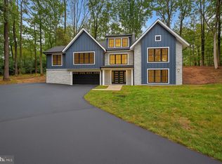 11600 Blue Ridge Ln, Great Falls, VA 22066