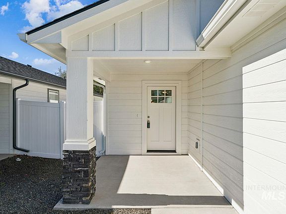 4th image of 1906 Oregon Ln