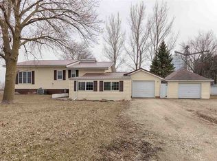 459 E 2nd St, Readlyn, IA 50668