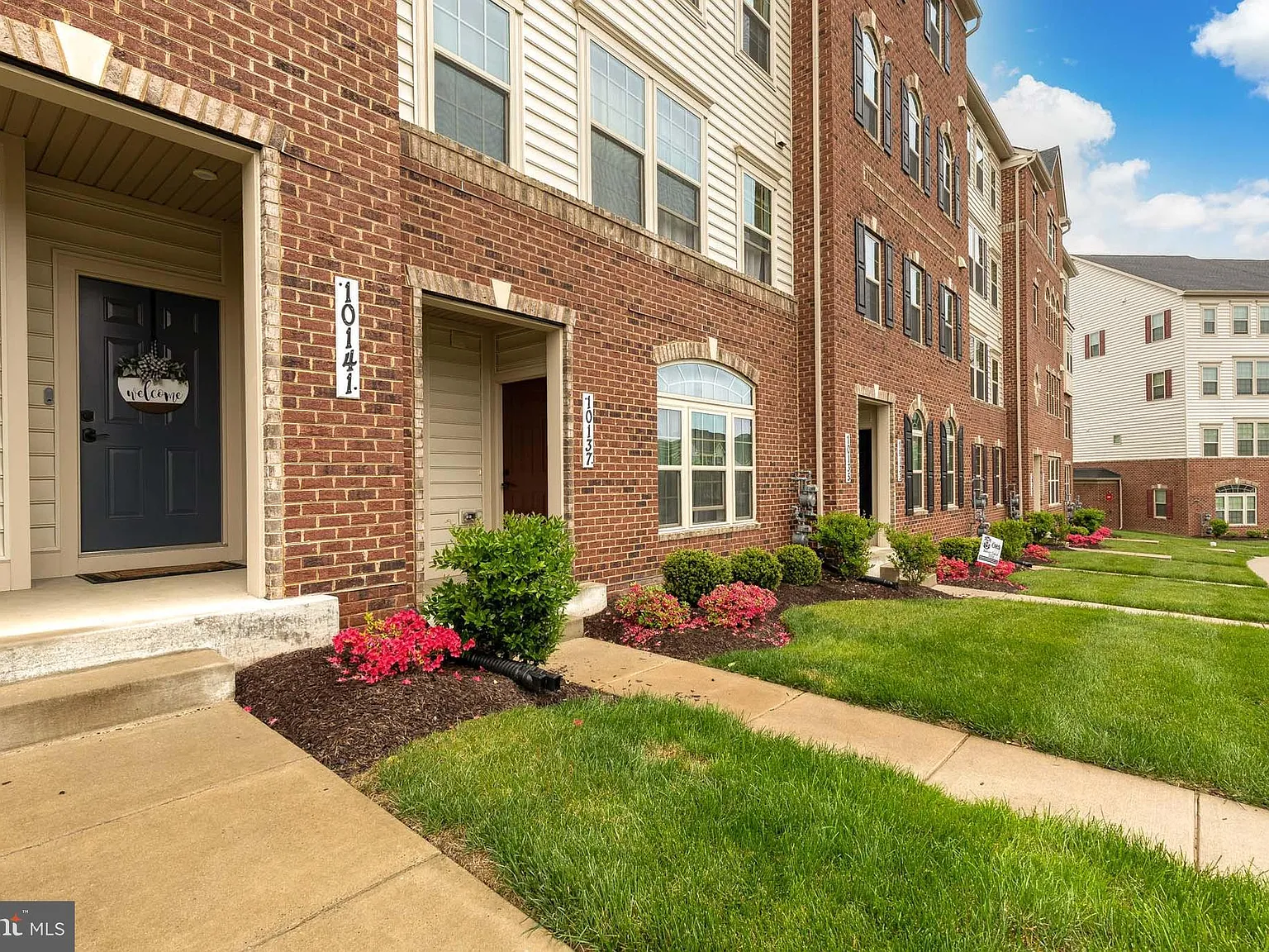 3 bed, 2.5 bath, 2658 sqft, $3,050 — Photo 3