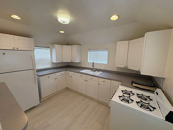 5th image of 638 1/2 Anthony St