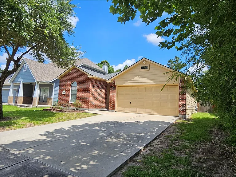 1079 Shadow Glenn Dr — Photo 2