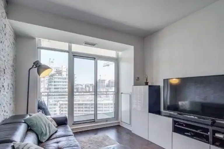 21 Grand Magazine St #1207 — Photo 3