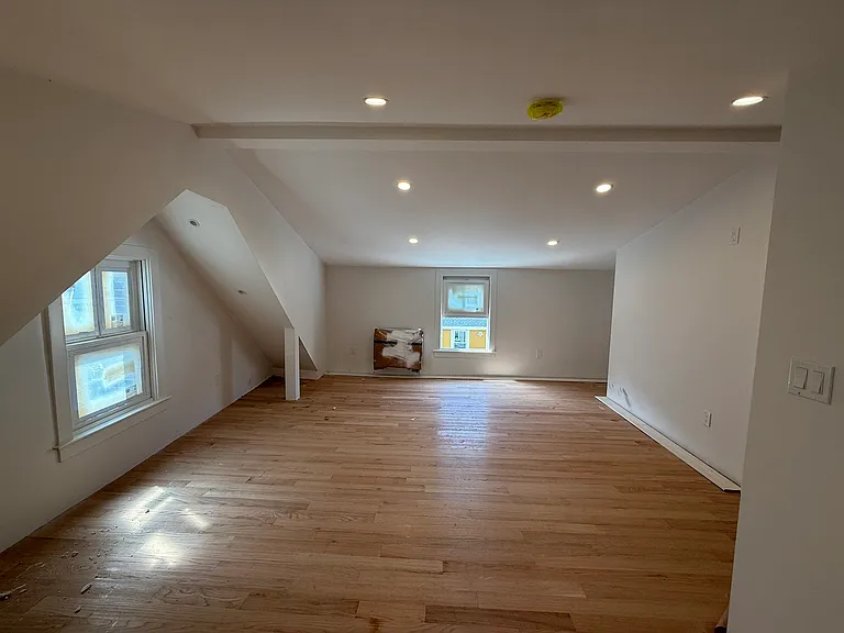 7R Washington St #2 — Photo 15