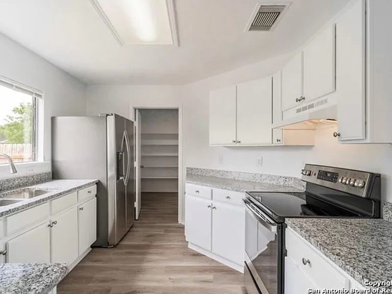 9718 Astin Pl — Photo 6