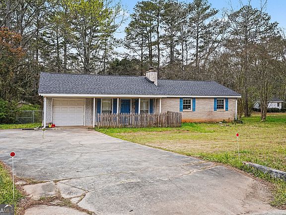 3rd image of 2377 Stanton Rd SE