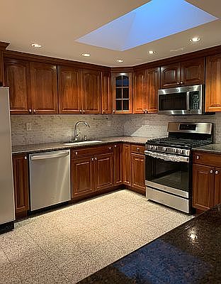 3rd image of 16-53 Bell Blvd #3