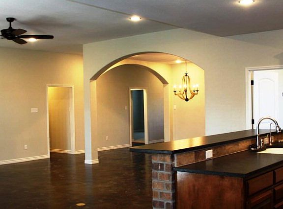 4th image of 4010 Heritage Oaks Dr