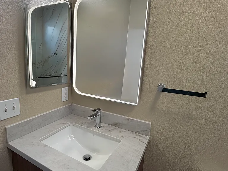 8922 Del Rio Cir — Photo 29