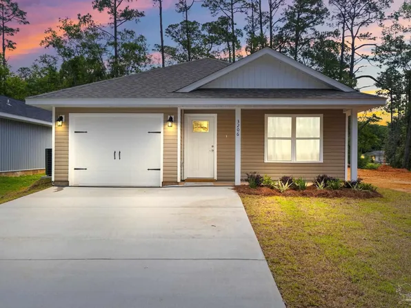 3026 12th Ave, Milton, FL 32583