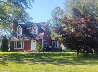 16 W George St, Sullivan, IL 61951