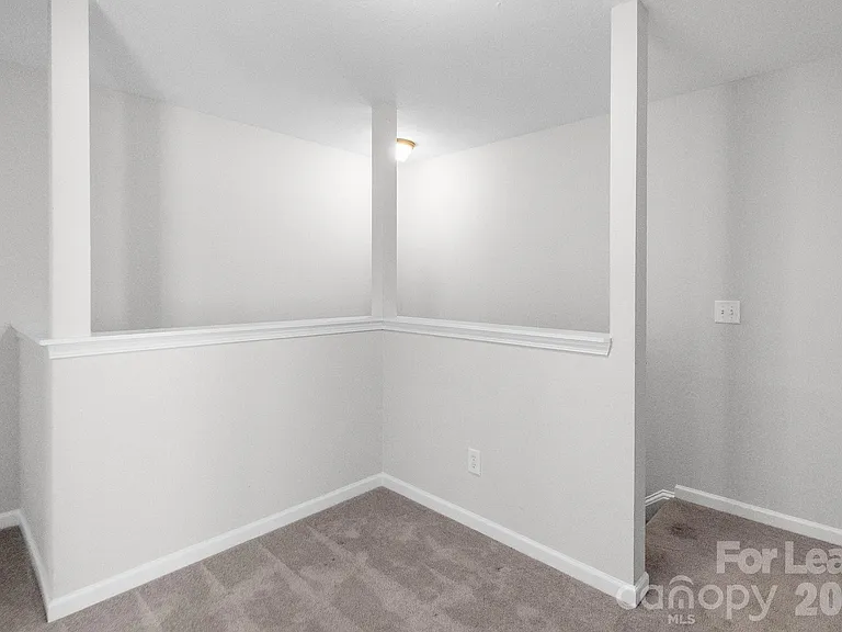 558 Calen Ln — Photo 33