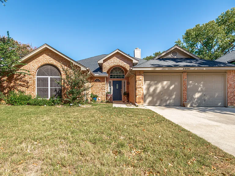 2608 Glenridge Dr — Photo 12