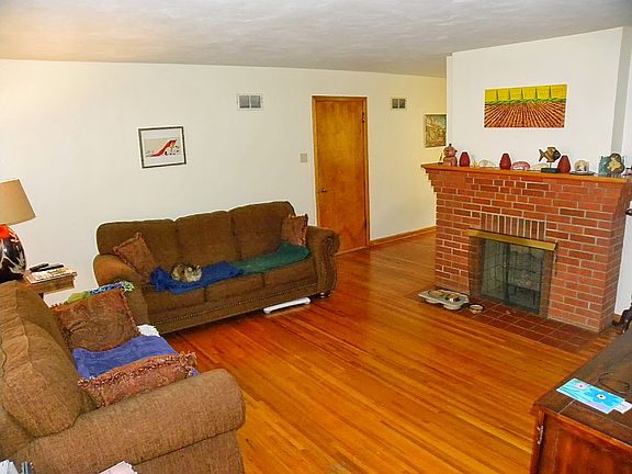 Living room with fireplace