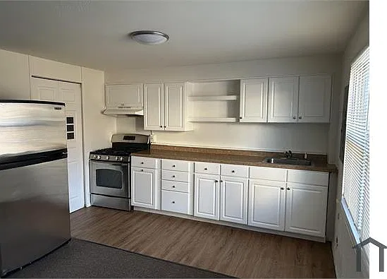 3 bed, 1024 sqft, $1,600 — Photo 1