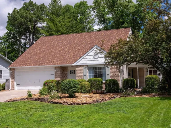 804 E Marshall St, Marion, IL 62959