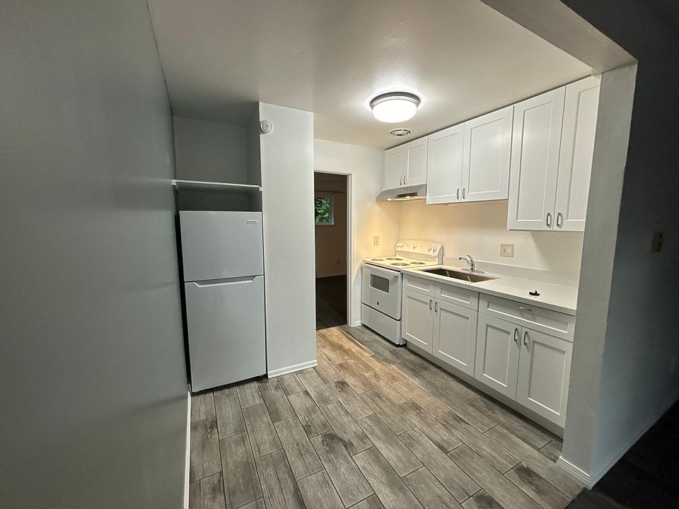 1st image of 720 Washington Ave N APT 208