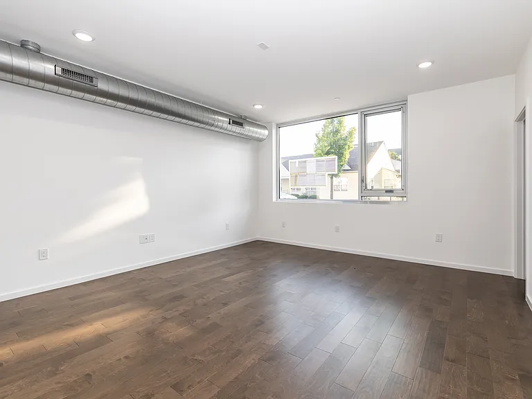 1541 N 6th St #1 — Photo 13