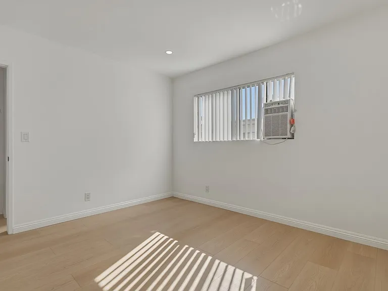 3869 Tilden Ave — Photo 18
