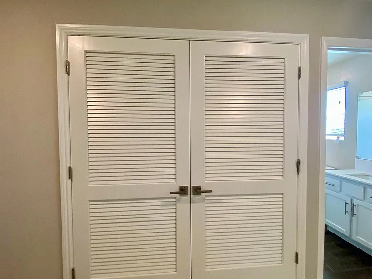 1102 Royalty Way W — Photo 18