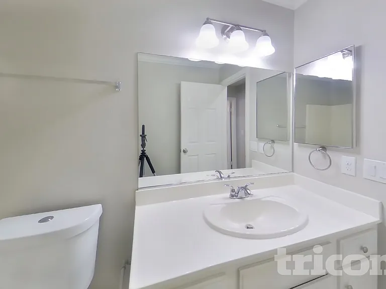 409 W Azure Ave — Photo 10