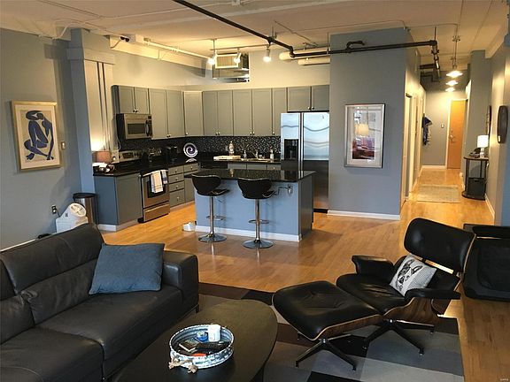 4th image of 1501 Locust St APT 803