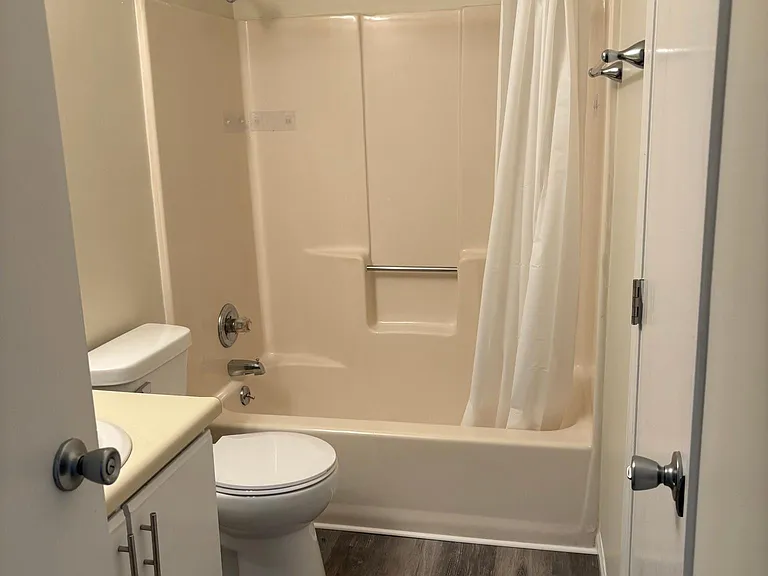 700 N Adelaide St #46 — Photo 10