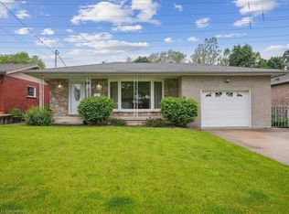 122 Glen Castle Dr, Hamilton, ON L8K5Z5