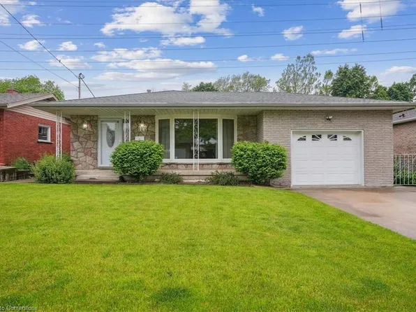 122 Glen Castle Dr, Hamilton, ON L8K 5Z5