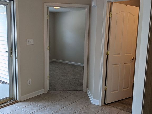 3rd image of 108 Glen Oaks Ct