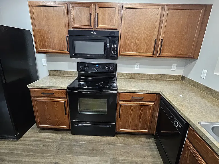 1401 Niagara Falls Ct — Photo 10