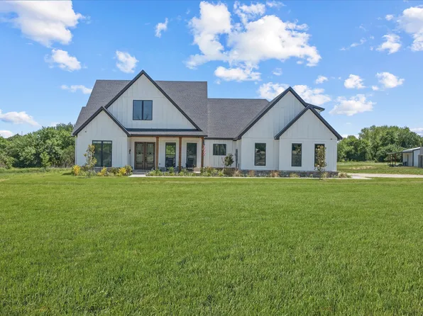 1100 Maverick Ct, Rio Vista, TX 76093