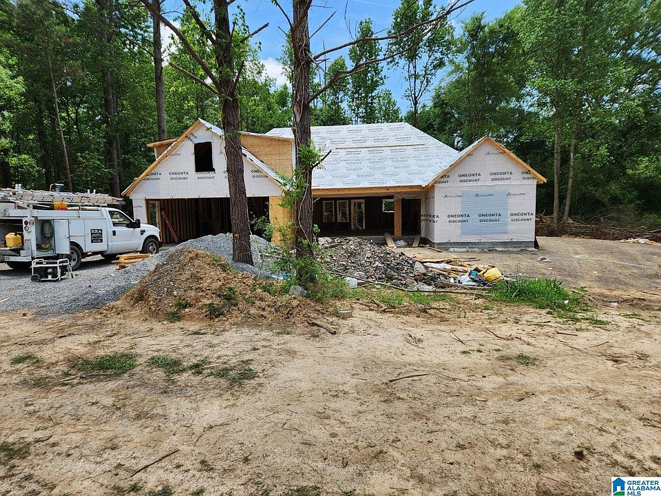 2nd image of 224 Sherwood Dr