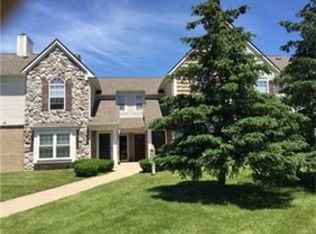 208 Oakbrooke Dr UNIT 9, South Lyon, MI