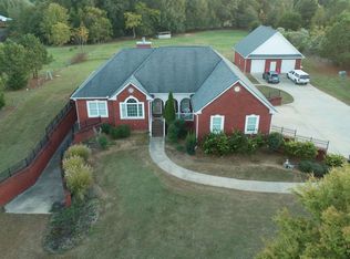1032 Leguin Mill Rd, Locust Grove, GA 30248