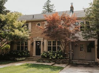 298 Douglas Ave, Oakville, ON L6J 3S4