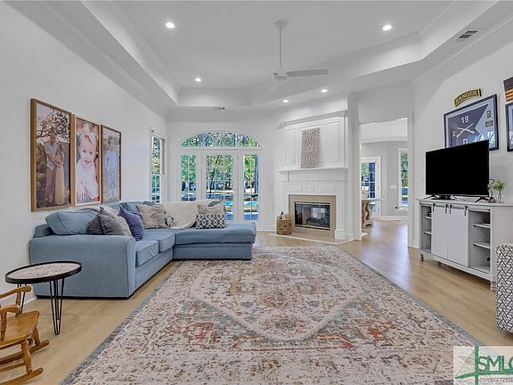 5th image of 120 Pine Lakes Avenue