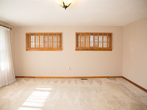 4th image of 48 Township Road 1227